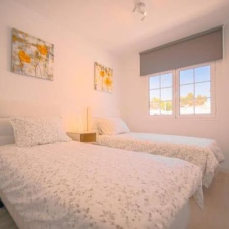 Atlantic View 1B 2 Bedrooms Ground Floor, Complex Featured On A Place In The Sun Puerto del Carmen  Kültér fotó